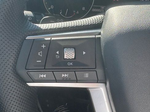 New 2025 Mitsubishi Outlander SE image 26