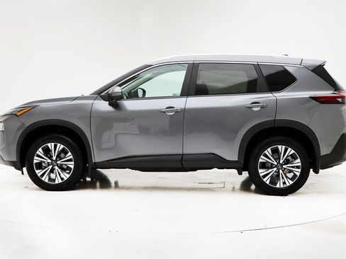 Used 2023 Nissan Rogue SV w/ SV Premium B Package image 5