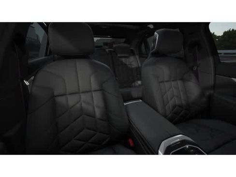 New 2026 BMW 760i xDrive w/ Executive Package image 11