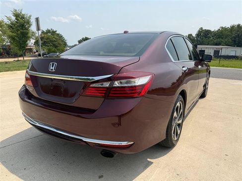 Used 2017 Honda Accord EX image 7