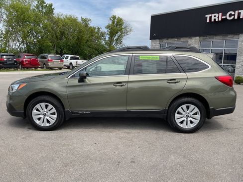 Used 2015 Subaru Outback 2.5i Premium w/ Popular Package #2 AWD/4WD image 3