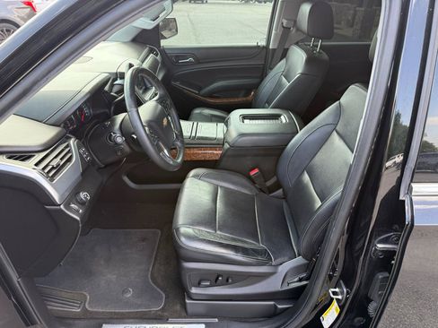 Used 2018 Chevrolet Suburban Premier RWD image 11