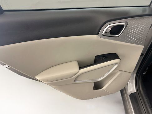 Used 2022 Kia Soul LX w/ Technology Package FWD image 26