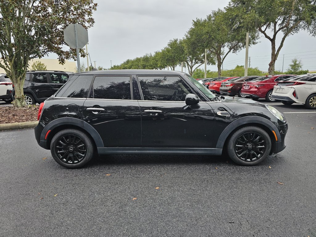 Used 2019 MINI Cooper 4-Door Hardtop w/ Signature Upholstery Package FWD image 2