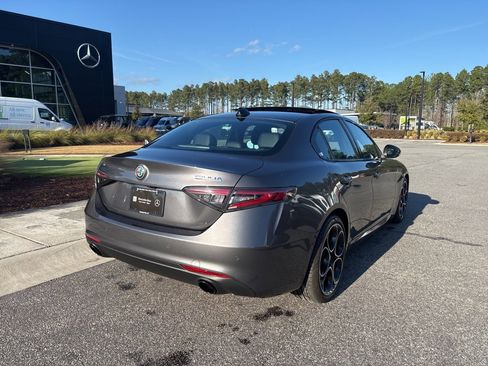 Used 2024 Alfa Romeo Giulia Ti image 3