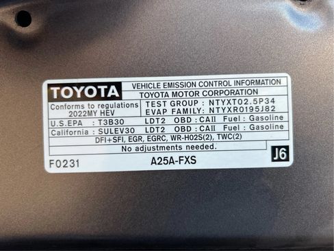 Used 2022 Toyota Sienna XLE w/ XLE Plus Package FWD image 28