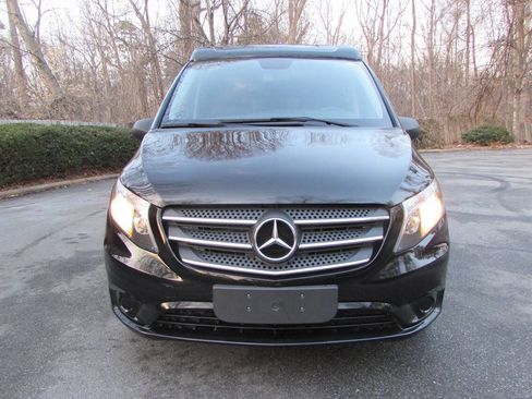 Used 2018 Mercedes-Benz Metris Passenger image 34