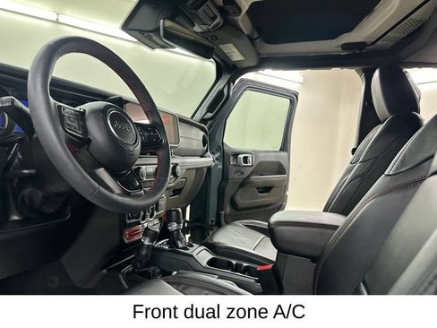 Used 2024 Jeep Wrangler Unlimited Rubicon AWD/4WD image 32