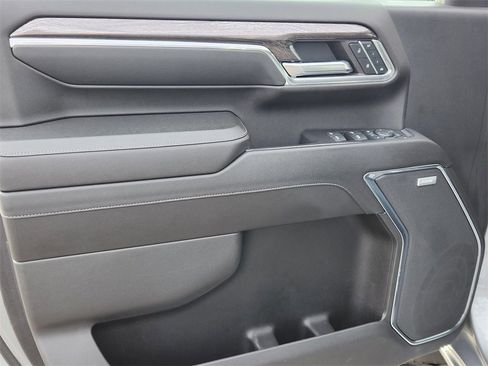 Used 2024 Chevrolet Silverado 3500 LTZ w/ LTZ Premium Package image 6