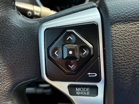 Used 2017 Toyota Sequoia SR5 AWD/4WD image 15