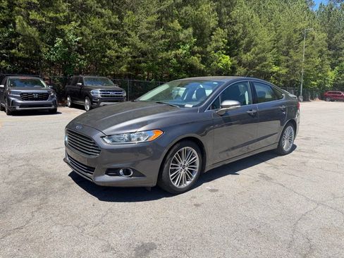 Used 2015 Ford Fusion SE w/ Equipment Group 202A FWD image 3