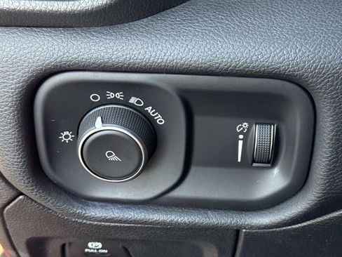 Used 2024 RAM 1500 Laramie image 43