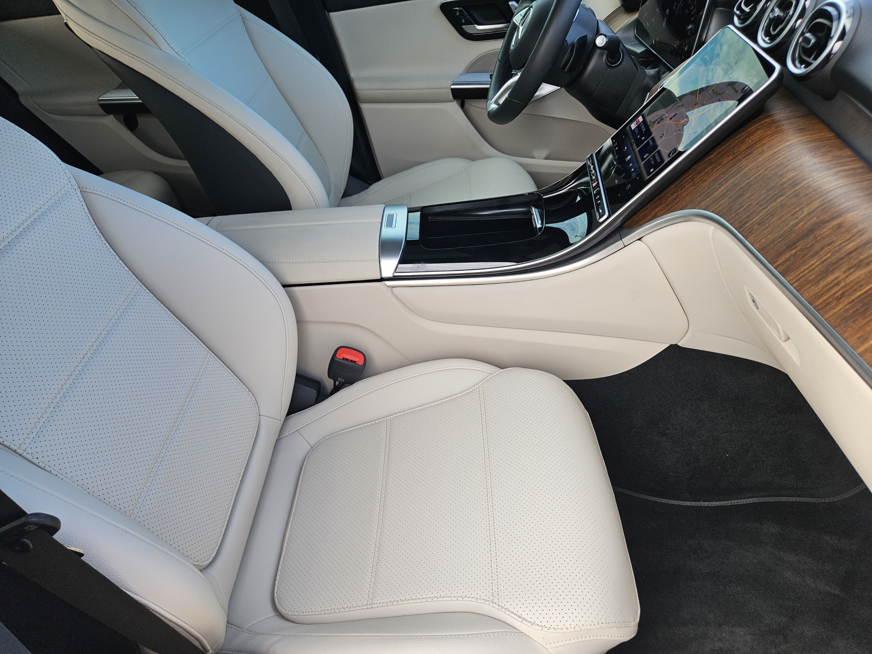 Certified 2026 Mercedes-Benz GLC 350e 4MATIC image 6