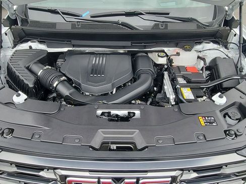 Used 2026 GMC Acadia AT4 w/ Luxury Package image 31