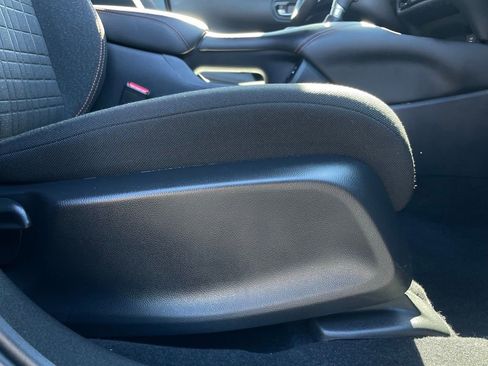 Certified 2025 Honda HR-V Sport image 29