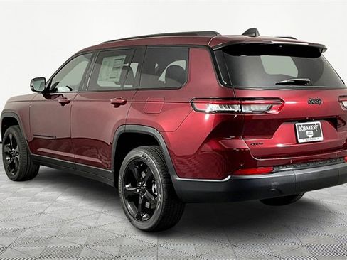New 2025 Jeep Grand Cherokee L Altitude image 4