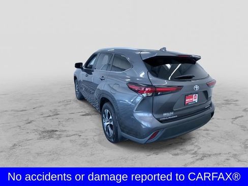 Certified 2024 Toyota Highlander XLE image 8
