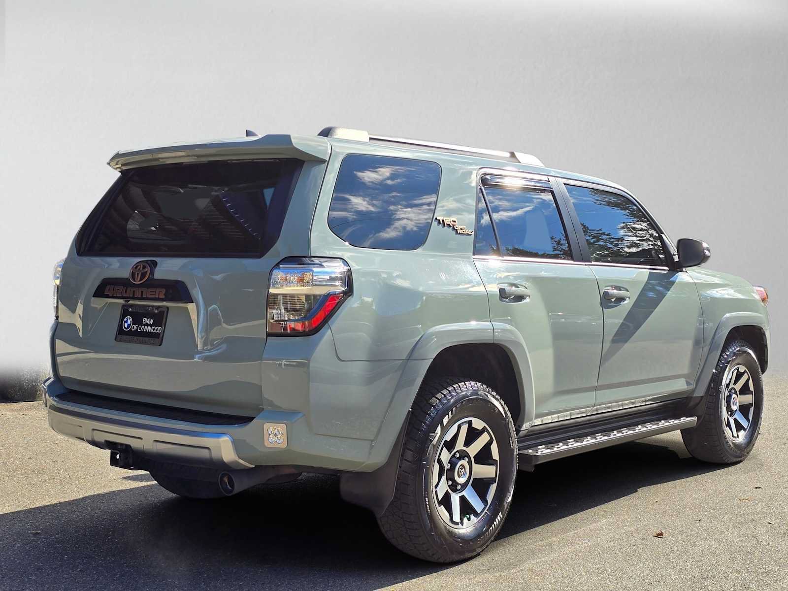 Used 2023 Toyota 4Runner TRD Off-Road Premium AWD/4WD image 3