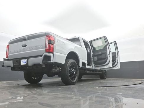 New 2026 Ford F250 Lariat w/ Black Appearance Package AWD/4WD image 44