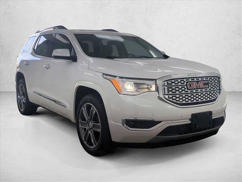 Used 2019 GMC Acadia Denali w/ Technology Package AWD/4WD image 3