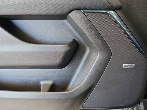 Used 2025 Chevrolet Tahoe High Country AWD/4WD image 35