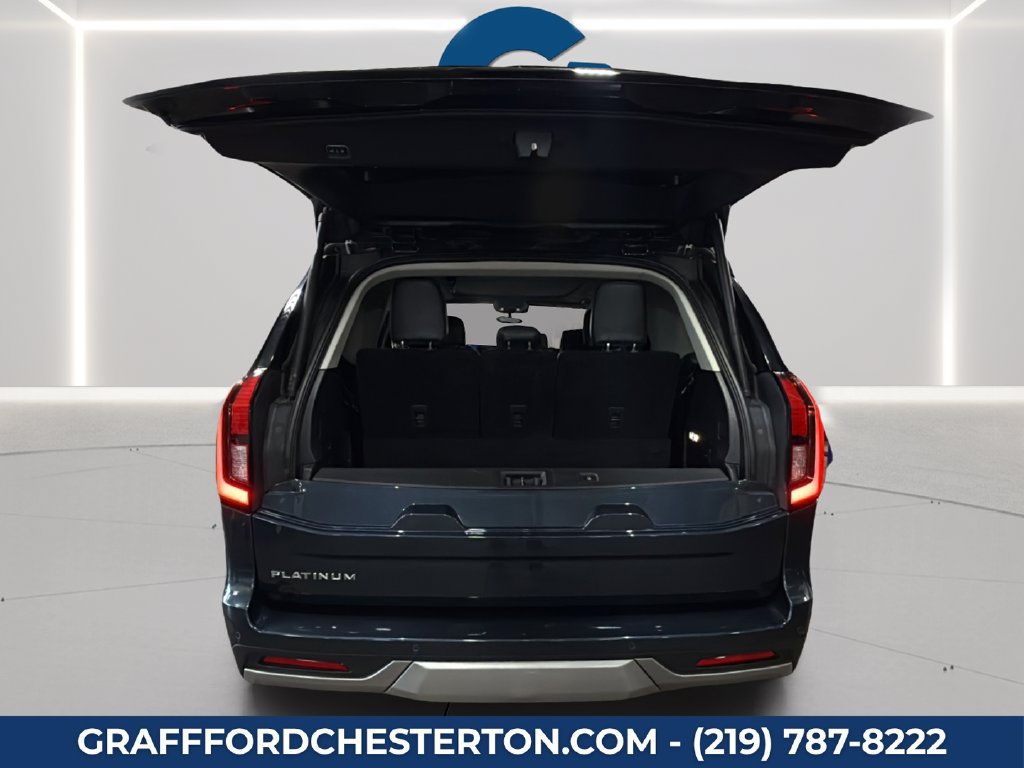 Used 2025 Ford Expedition Platinum AWD/4WD image 16
