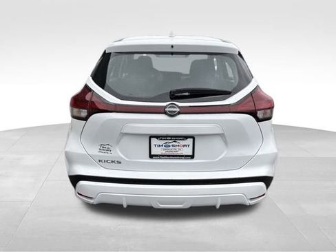 Used 2024 Nissan Kicks S image 6