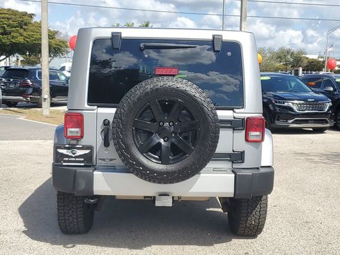 Used 2015 Jeep Wrangler Unlimited Sahara w/ Connectivity Group image 6