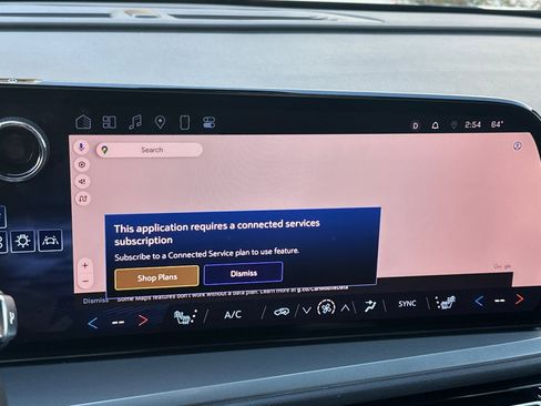 Used 2024 Chevrolet Traverse LT image 19