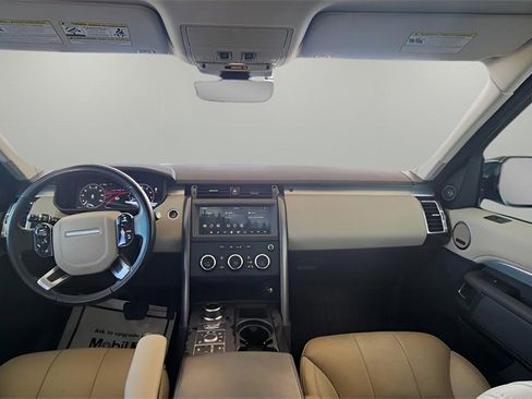 Used 2020 Land Rover Discovery Landmark image 21