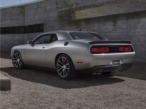Used 2016 Dodge Challenger R/T Scat Pack w/ Leather Interior Group RWD image 1
