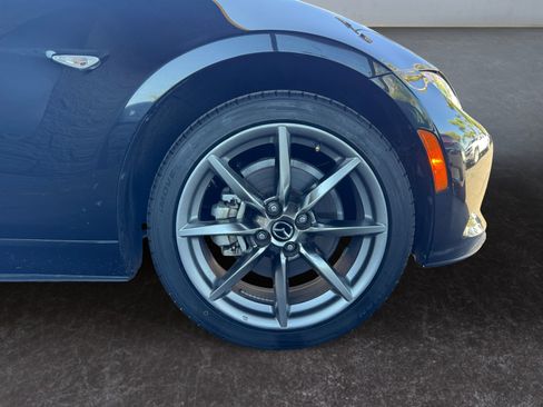 Used 2022 MAZDA MX-5 Miata RF Grand Touring RWD image 14