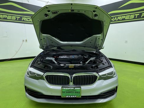 Used 2019 BMW 530e xDrive w/ Convenience Package image 4