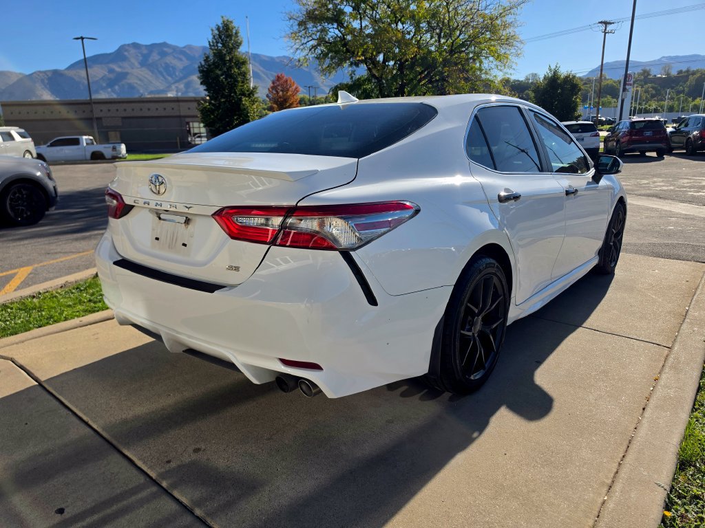 Used 2019 Toyota Camry SE FWD image 5