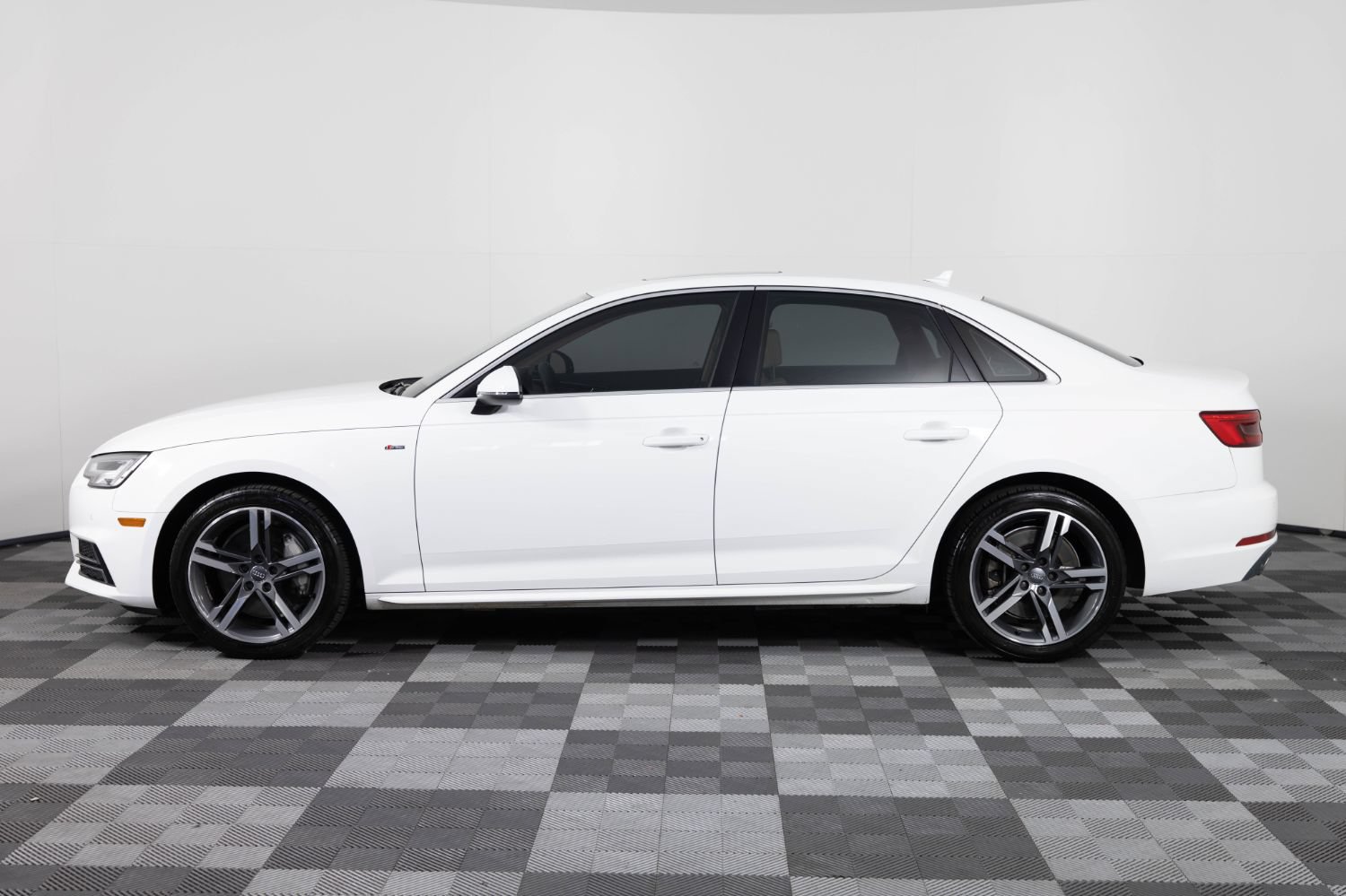 Used 2017 Audi A4 2.0T Premium Plus AWD/4WD image 3