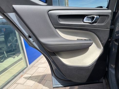 Used 2023 Volvo XC40 B5 Plus w/ Protection Package Premier image 21