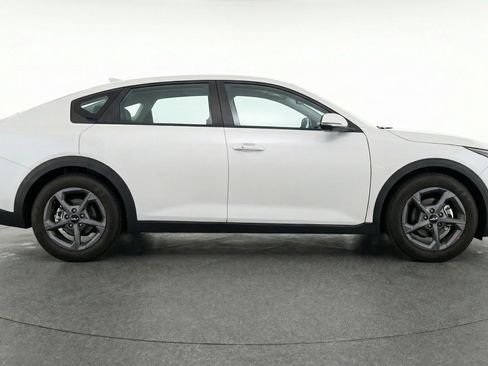 Used 2025 Kia K4 FWD image 8