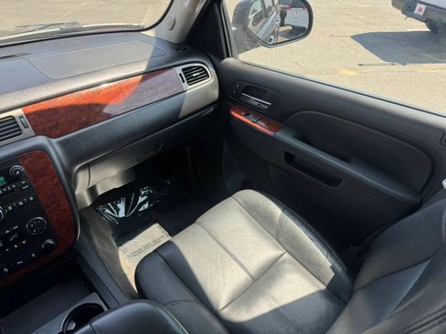 Used 2012 Chevrolet Suburban LT AWD/4WD image 28