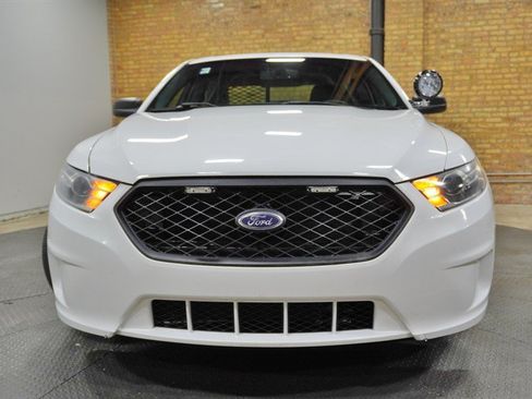 Used 2019 Ford Taurus Police Interceptor AWD image 4