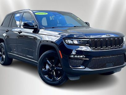 Used 2024 Jeep Grand Cherokee Limited w/ Black Appearance Package