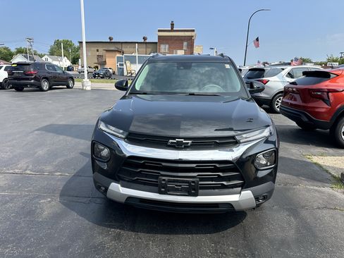 Used 2023 Chevrolet TrailBlazer LT w/ Convenience Package AWD/4WD image 2