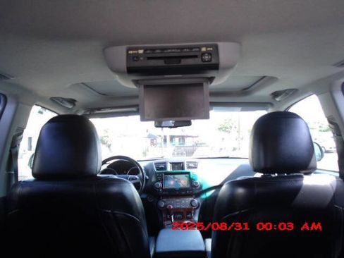 Used 2011 Toyota Highlander Limited image 39