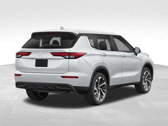 Used 2024 Mitsubishi Outlander ES FWD image 2