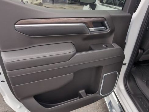 New 2026 GMC Sierra 1500 SLT image 12