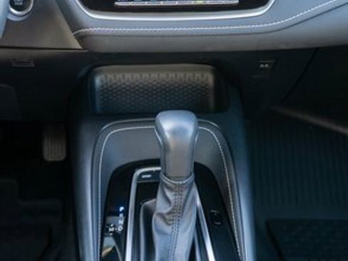 Used 2022 Toyota Corolla SE w/ SE Preferred Package image 17