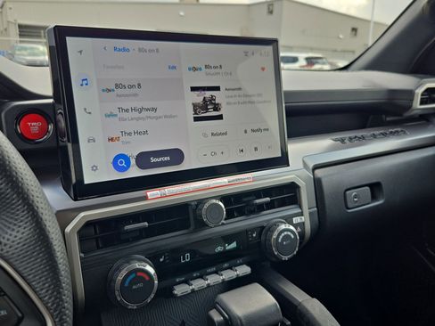 Used 2025 Toyota Tacoma TRD Sport AWD/4WD image 23