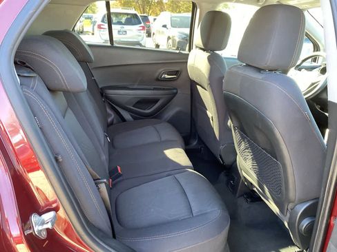Used 2017 Chevrolet Trax LT image 17