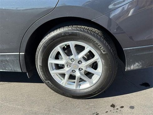 Used 2023 Chevrolet Equinox LT image 4