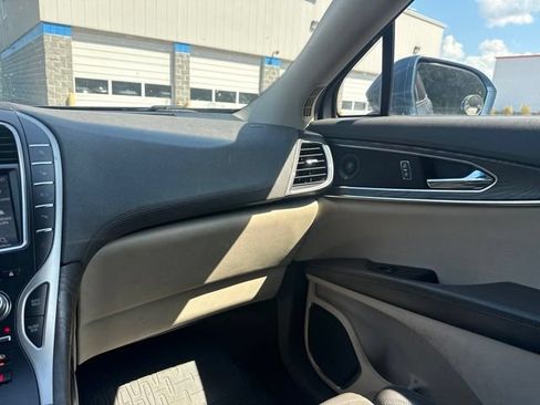 Used 2019 Lincoln Nautilus Reserve AWD/4WD image 17