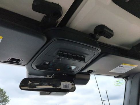 New 2026 Ford Bronco Badlands image 21